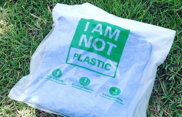This Grocery Bag Won’t Hurt Animals - It Actually Feeds Them