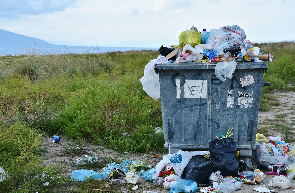 Japan to Ask Municipalities to Dispose of Industrial Plastic Waste as Trash Piles Up