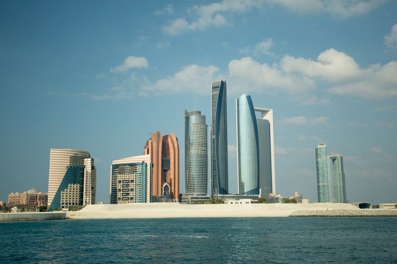 abu-dhabi-1177898_960_720.jpg