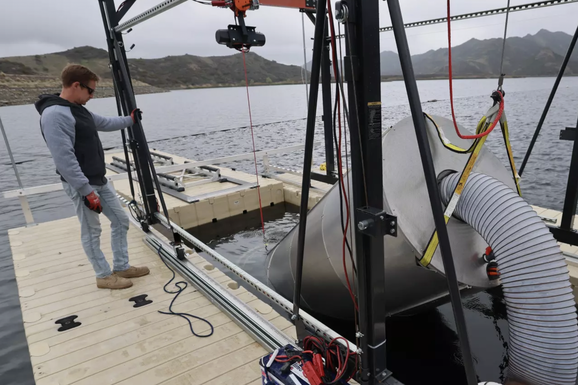 How a deep-ocean desalination startup hopes to rewrite California's water futureA company plans to test a new desalination technology in deep wa...