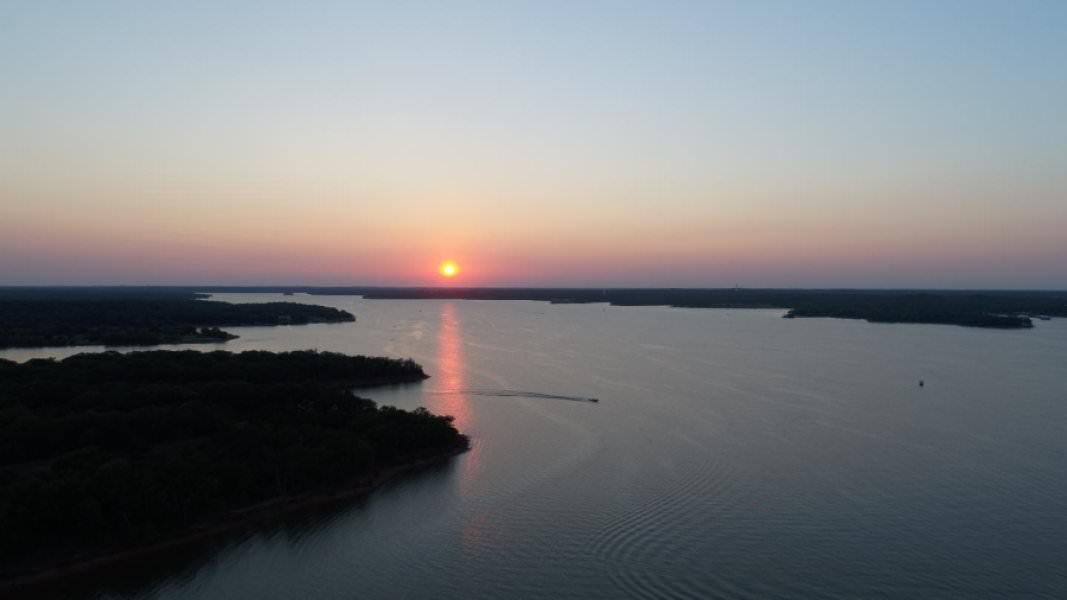 Study Reveals Trends of US Surface Water Body Area Over Three Decades