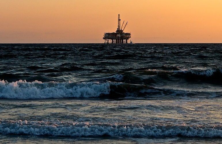 oil rig.jpg