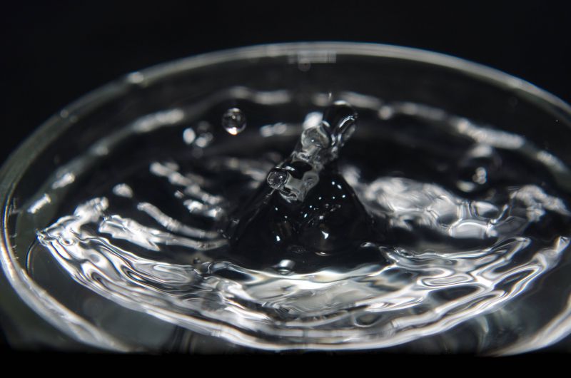 Water_Drop_Glass.jpg