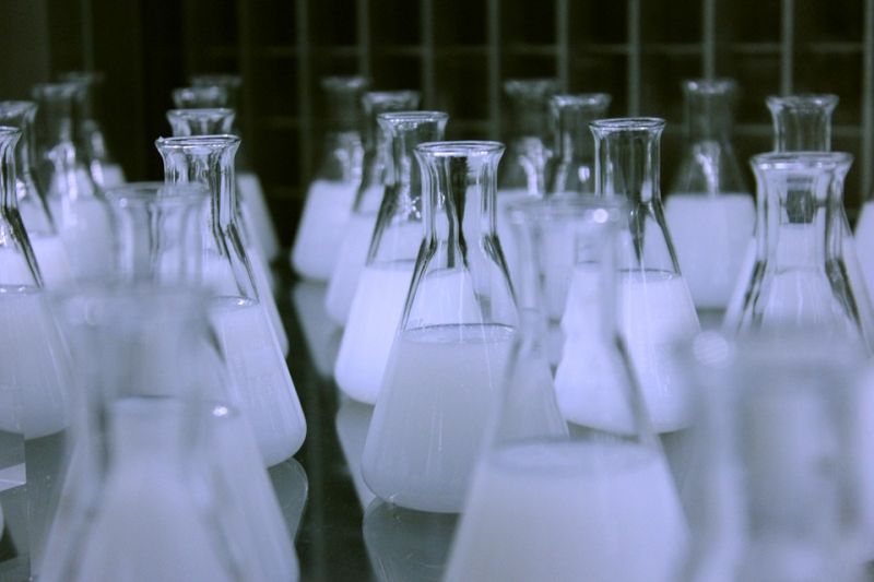 flasks-606612_960_720.jpg