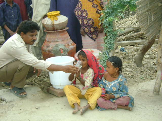 Case Study 6.4: Drinking Water through Household-Level Bio-Sand Filtration in Pakistan UN SCAP Policy Manual 2015
