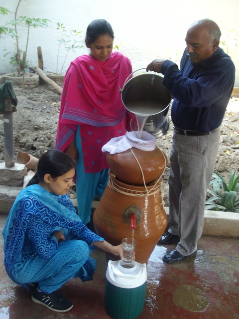 Case Study 6.4: Drinking Water through Household-Level Bio-Sand Filtration in Pakistan UN SCAP Policy Manual 2015