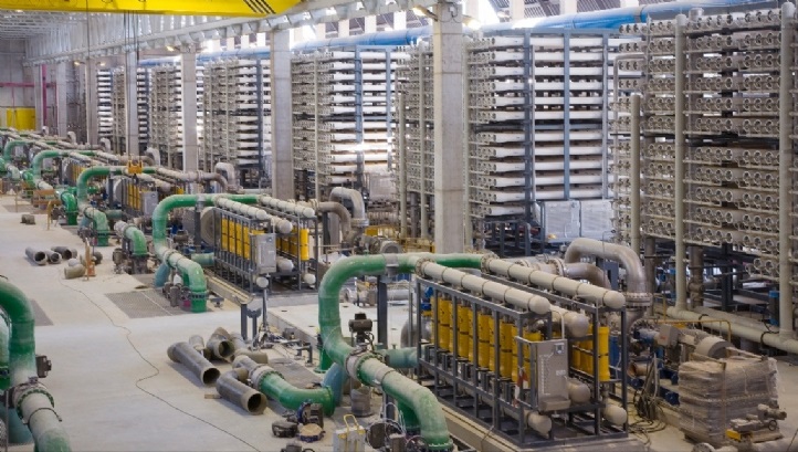 UNIQUE FEATURES OF SWRO PLANTSSPECIAL DESIGN OF RACKSTorrevieja SWRO Desalination Plant (240,000 m3/day - Spain)********************************...