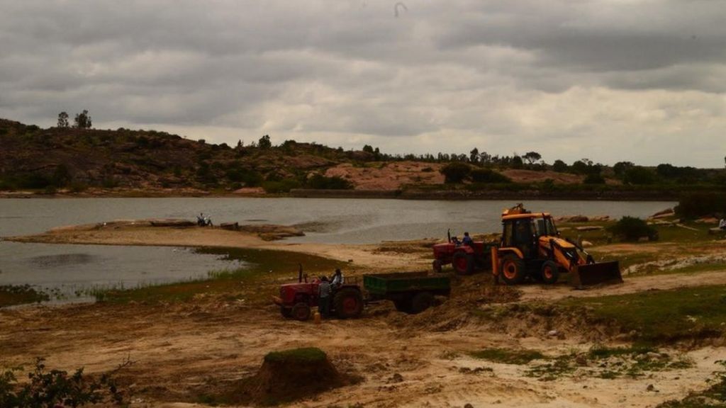 The Villages at the Heart of India's Water Dispute - BBC News