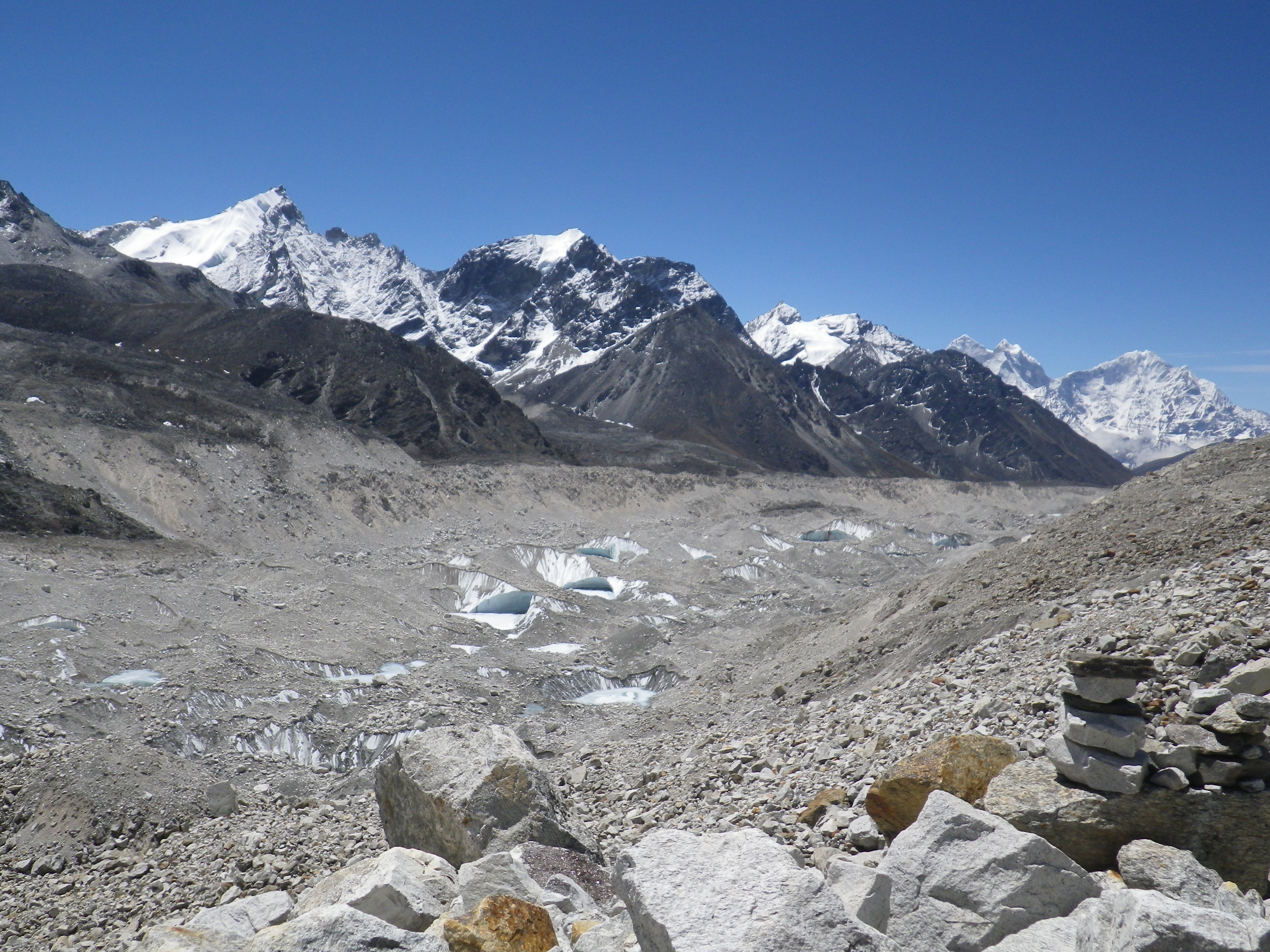 New Study Reveals How Icy Surface Ponds on Himalayan Glaciers Influence Water Flow