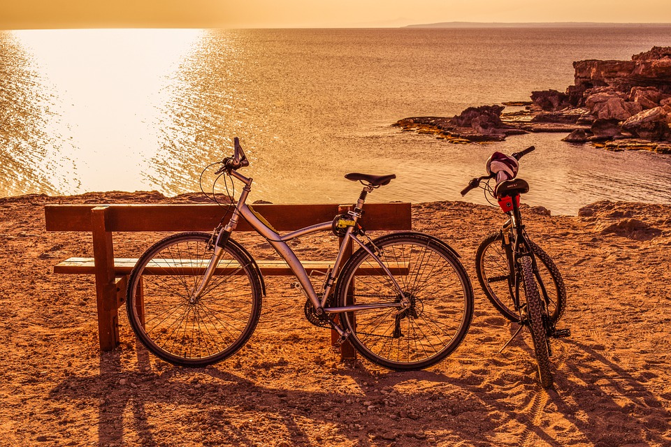 Globetrotting Cyclist Is Collecting 1,001 Climate Change Stories