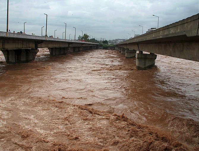 Flood Worsen in India Due to Chocked Riverbasins