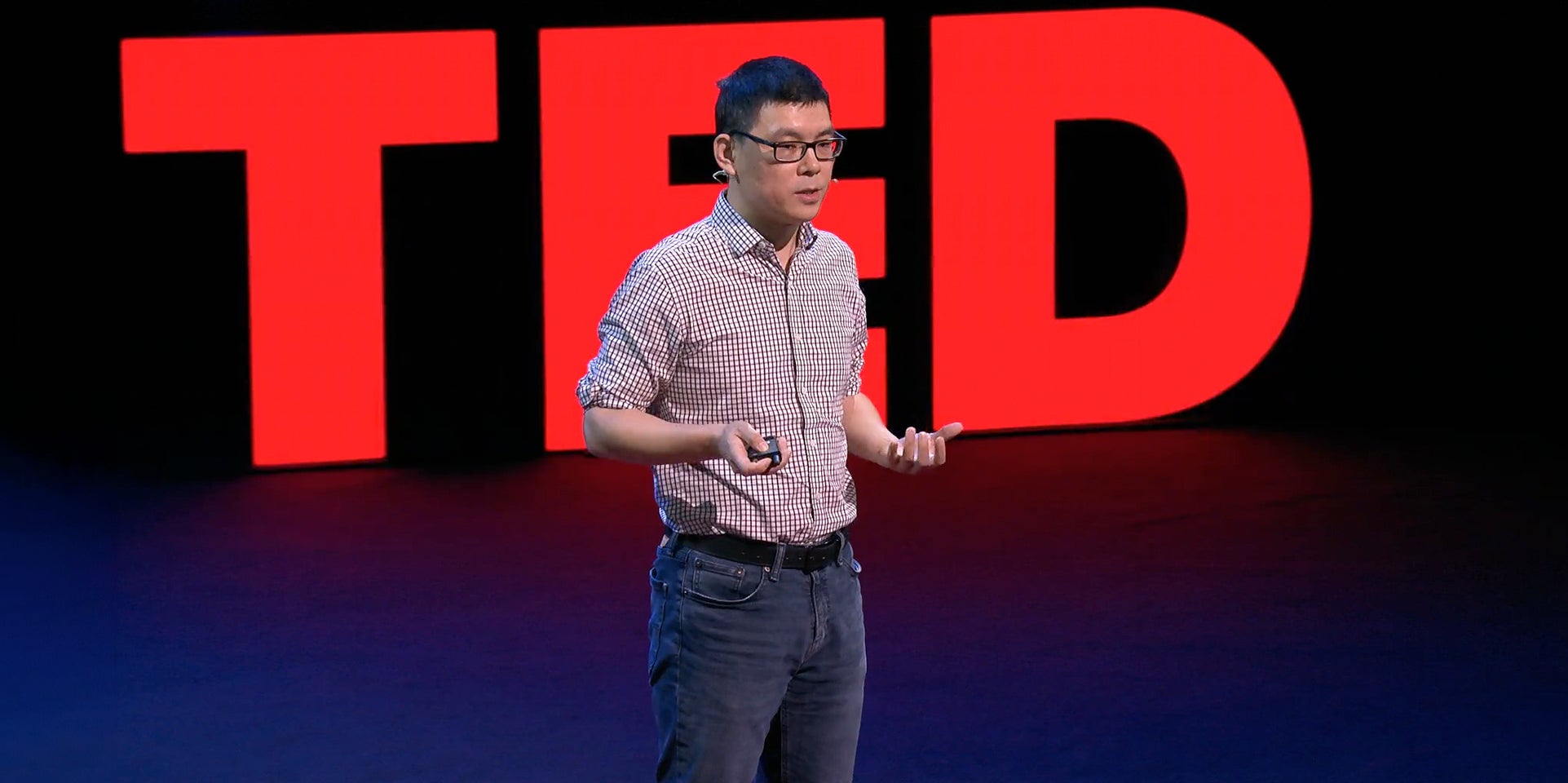 Professor&rsquo;s TED Talk warns of AI&rsquo;s hidden water costs