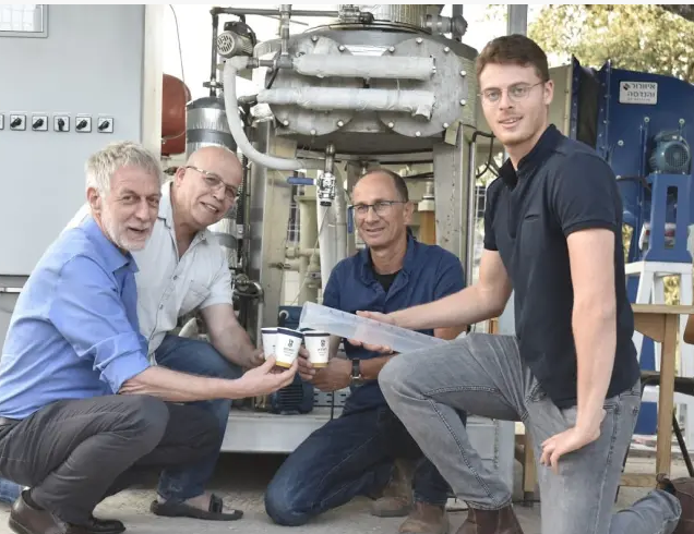 Israeli researchers develop new technology producing water from air