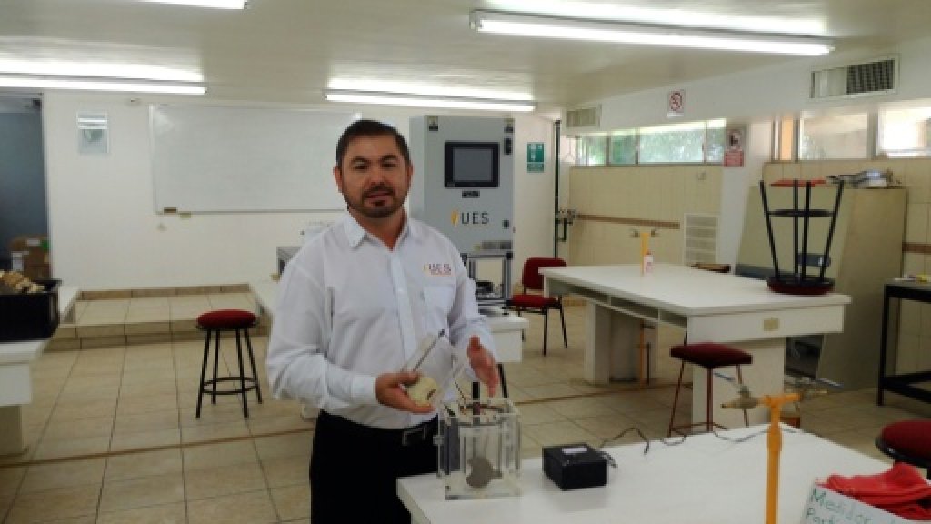 Mexican engineer extracts gas from urine to heat shower