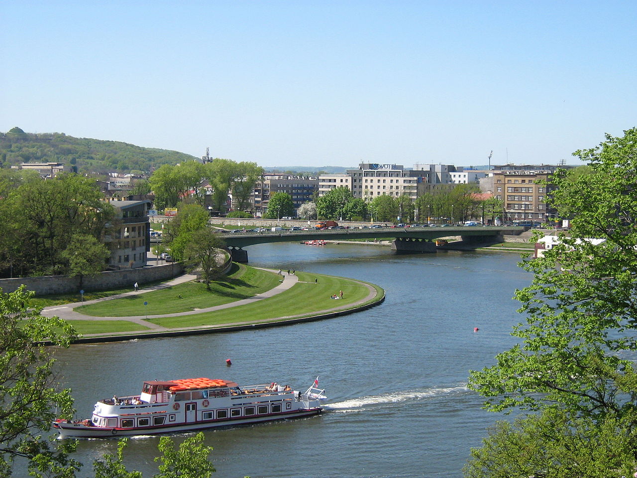 Warsaw's Water Treatment Plant Dumps Sewage Into Vistula River