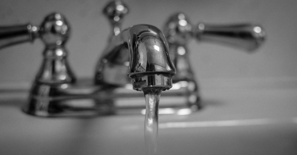 Landmark Survey Shows For-Profit Water is a Risky Rip-Off