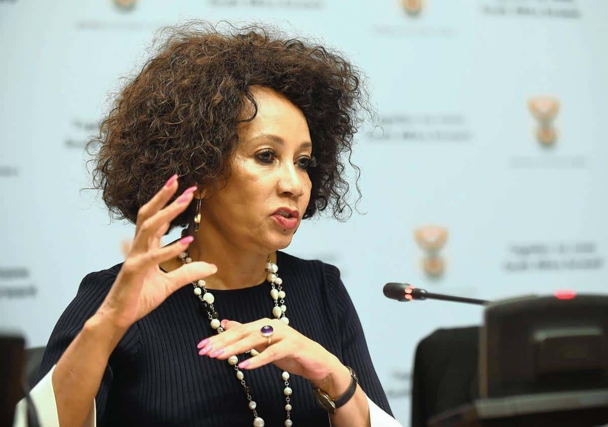 Lindiwe Sisulu places water board under administration