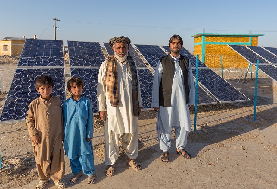 Solar Powered Plant Brings Clean Drinking Water to a Remote Village in Pakistan