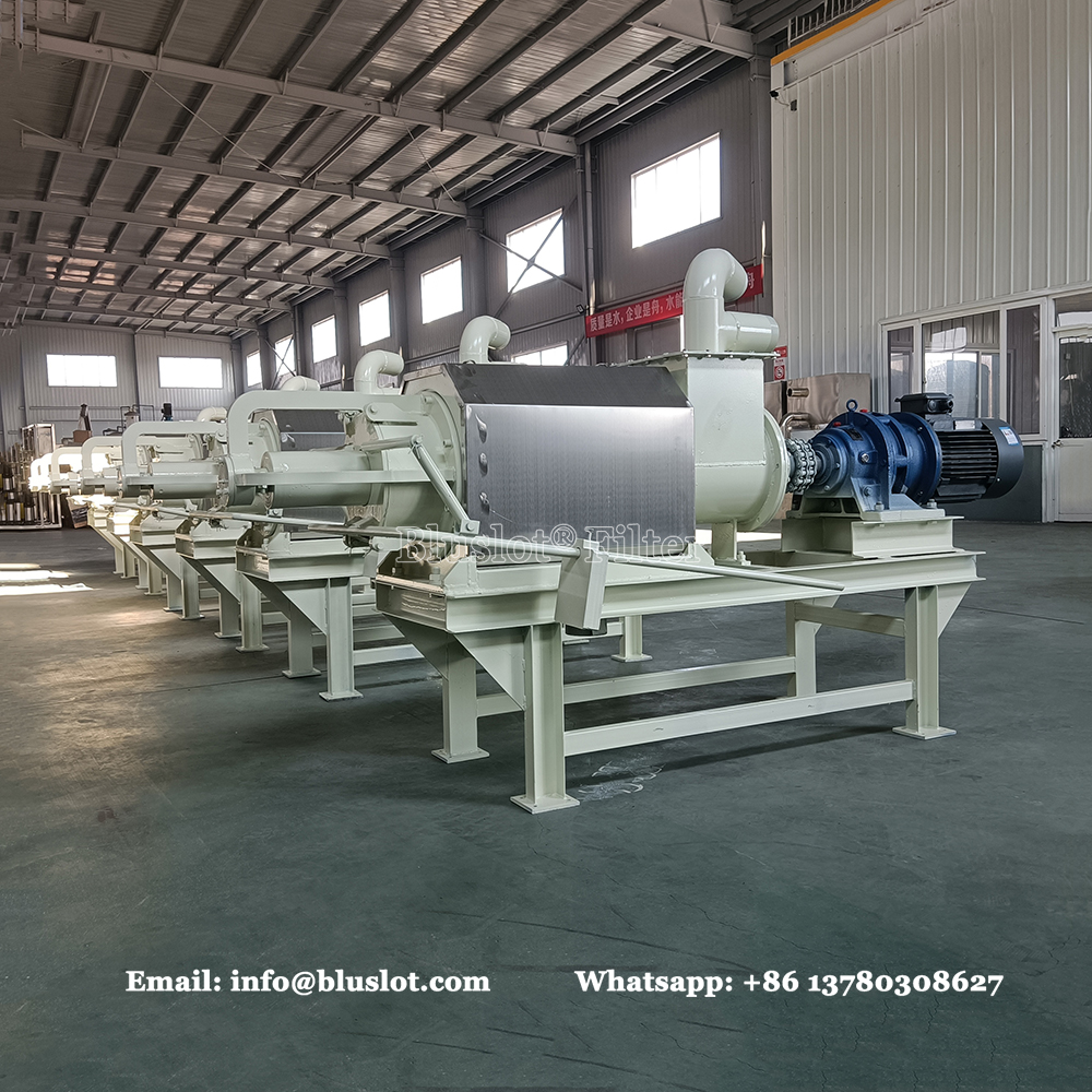 The manure treatment of general cattle farms can be processed by the method of screw extrusion cow dung drying machine. The biggest feature of t...