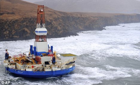 Shell Oil Rig Arrives in Seattle Waters Amid Protests