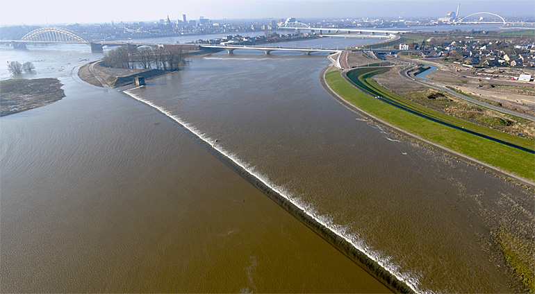 First Overtopping Threshold of Flood Relief Channel along River Rhine