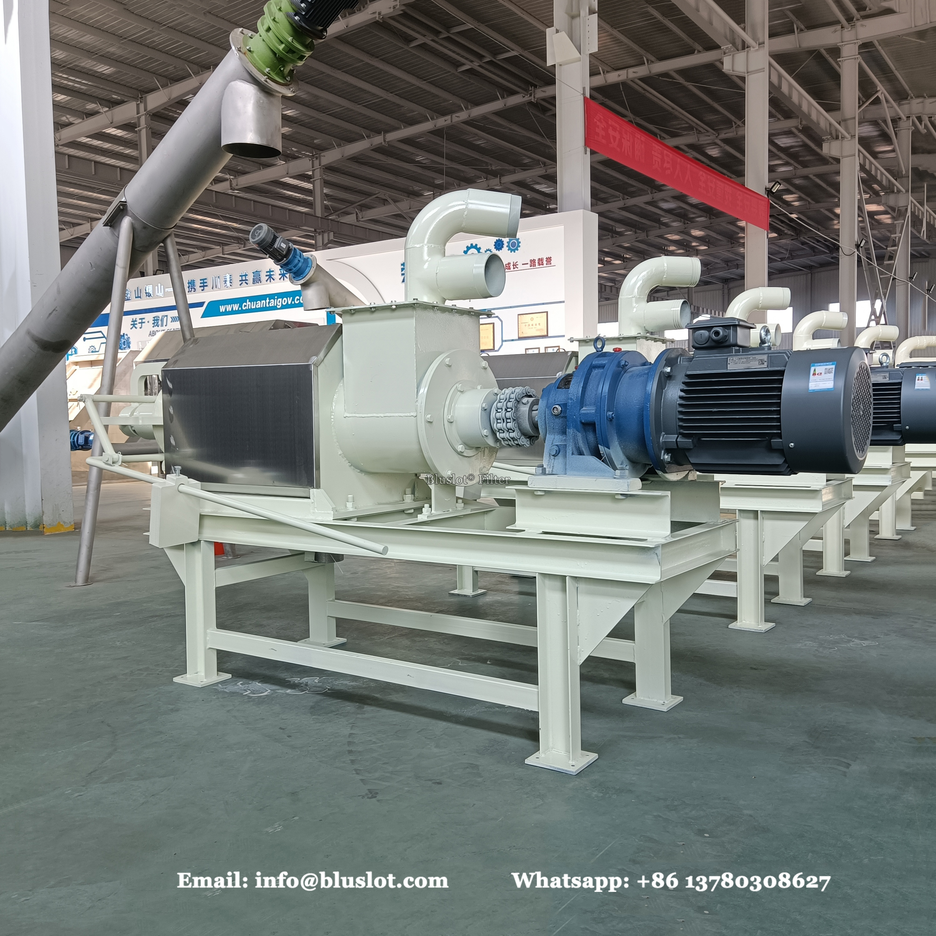 Manual Dewatering Screw Press adopts screw slag feeding and extrusion system. The separated dung residue is subject to secondary extrusion to re...