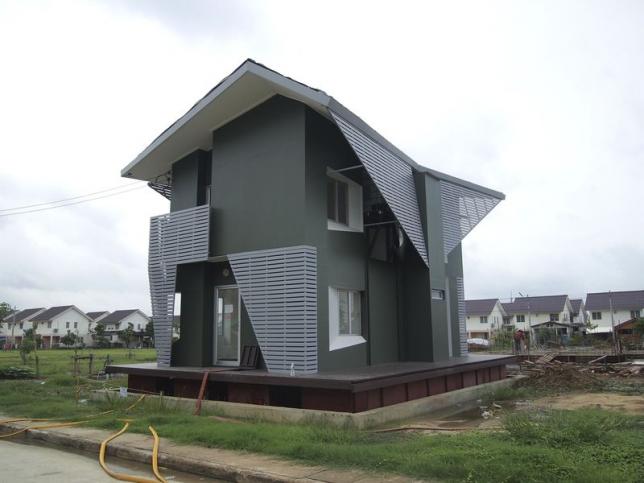 Floating Homes in Flood Prone Thailand