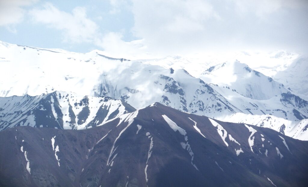 Kyrgyzstan Offers Support to Tajikistan with Innovative Water-Saving TechnologyKyrgyzstan is offering a novel solution to Tajikistan&rsquo;s mountin...