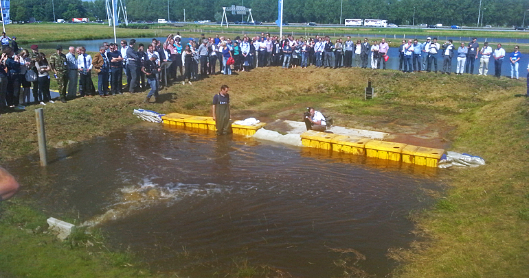 Flood Proof Holland: flood fighters get bigger playground to test their mobile barriers