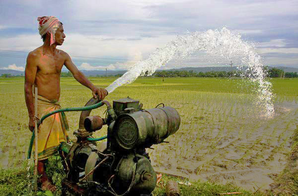 India Boosts Irrigation Spending 9-Fold to $2.7 Billion