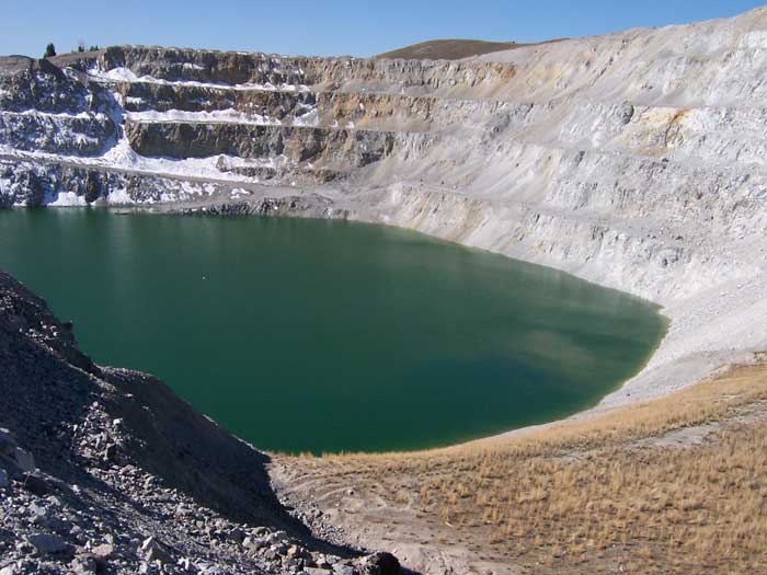 Few US MInes Have Water Treatment
