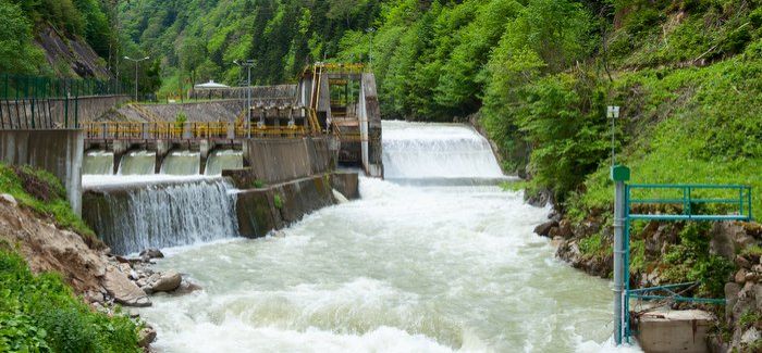 Com a energia hidrelétrica, podemos criar um sistema de energia renovável e resiliente