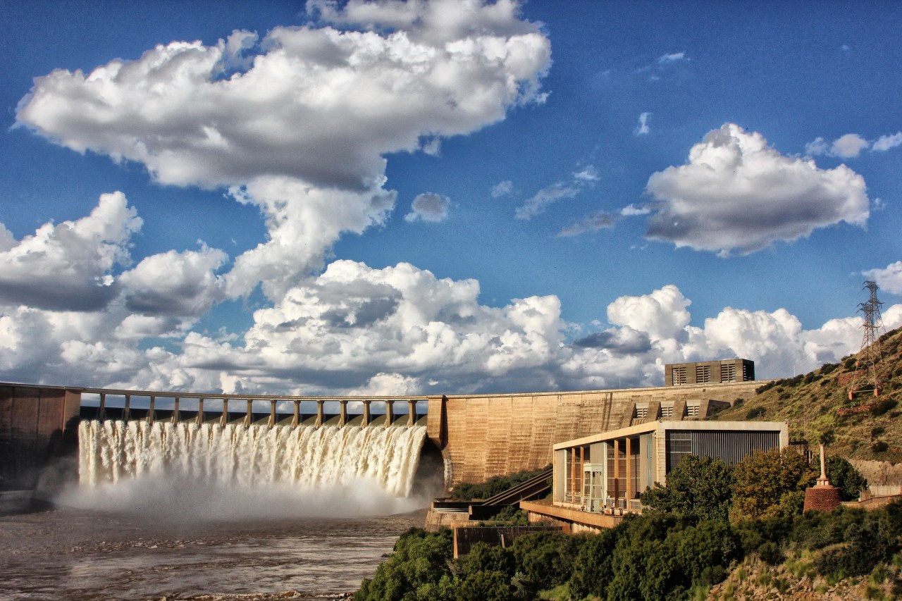 "THE GARIEP DAM HAS BEEN WELL OVER 100% FULL FOR SEVERAL MONTHS NOW, WITH MORE WATER ON ITS WAY. HERE&rsquo;S THE STORY OF THIS REMARKABLE DAM, RIGH...