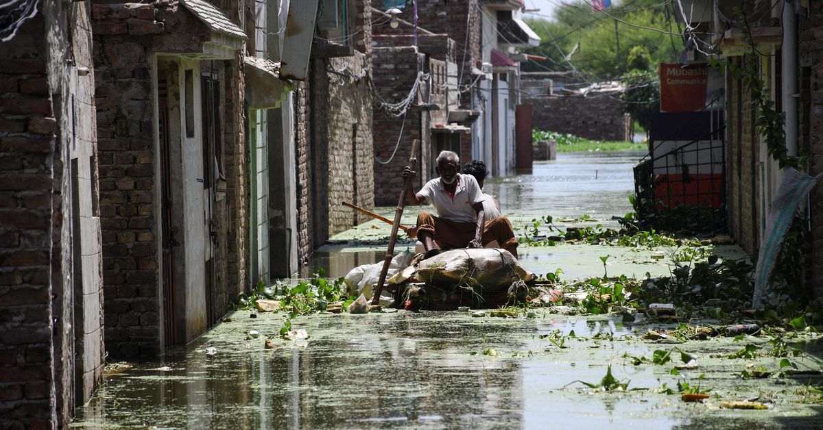 Pakistan struggles to avert danger as floods rise, death toll tops 1,300