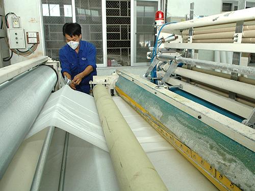 Vietnam Seeks Solutions to Polluting Paper Factories