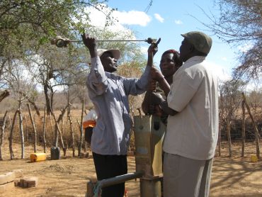 The University of Oxford has launched the Smart Handpump Project in order to improve access to drinking water in rural Kenya. Innovative low-cos...