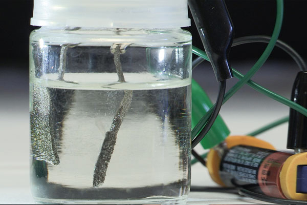 Stanford Scientists Develop Water Splitter