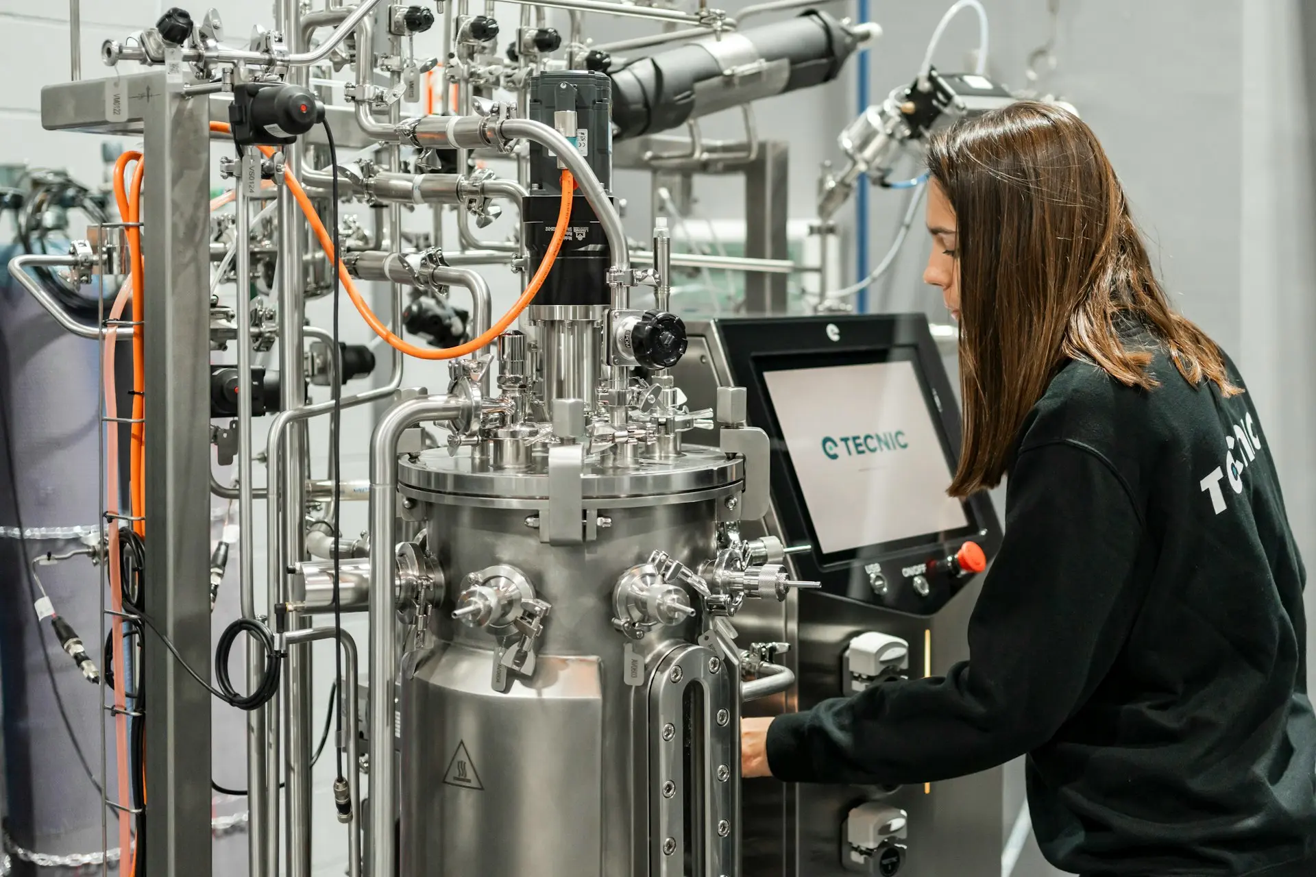 Measuring Living Bacterial Cells in Bioreactors: Beyond Optical Density