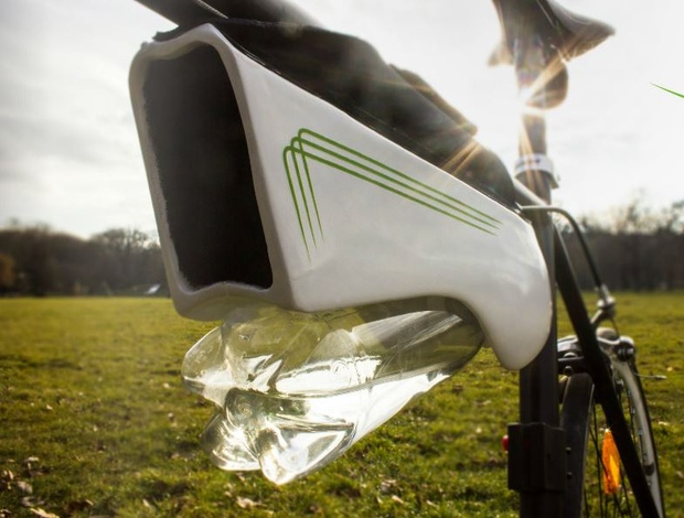 Water-From-Air Bottle-Filling Bicycle System