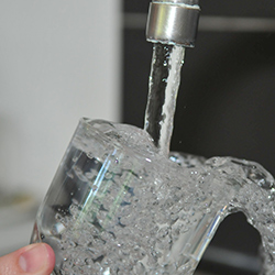 Tracking the aluminum used to purify tap water