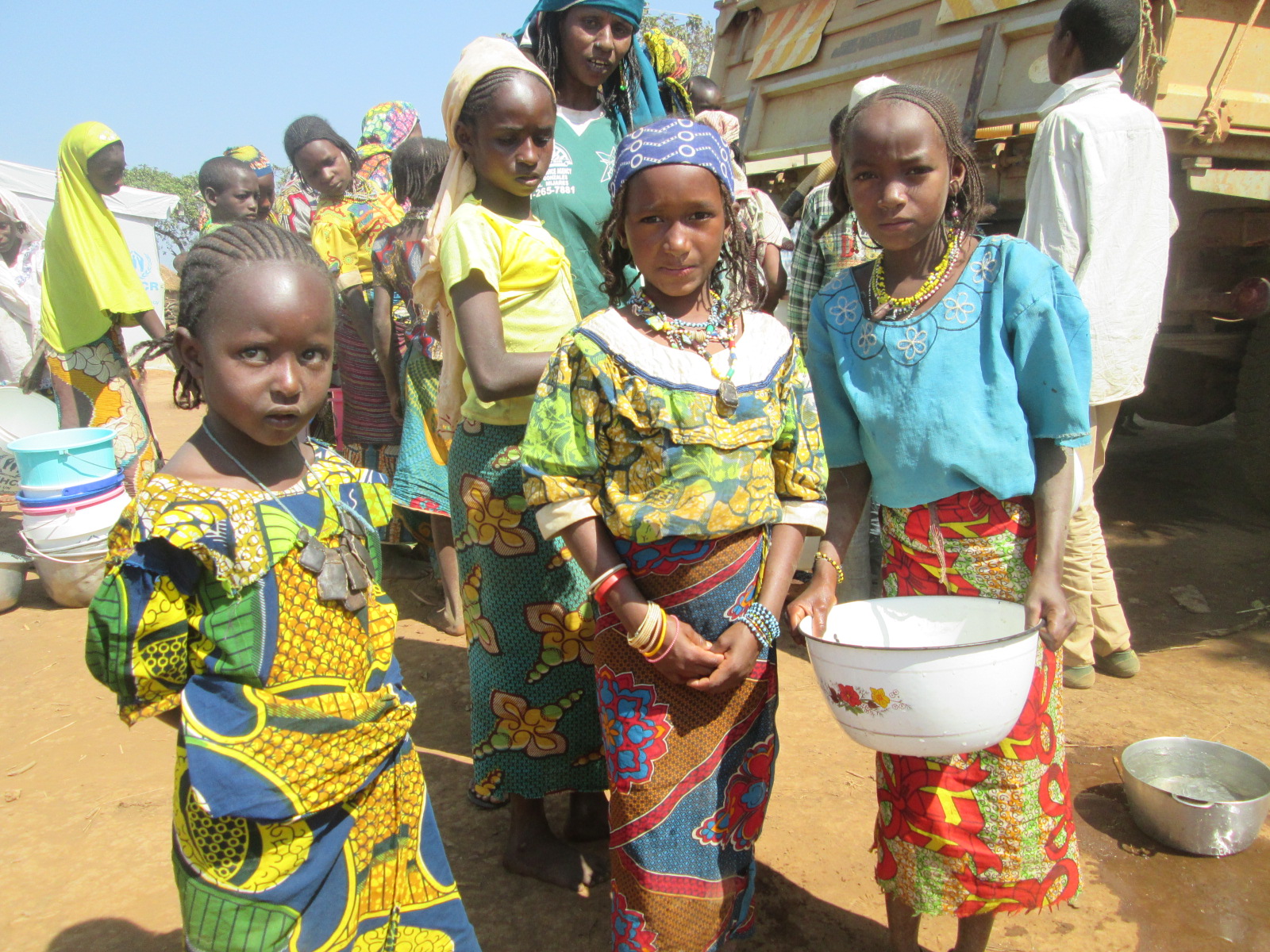 Bring potable water to refugies