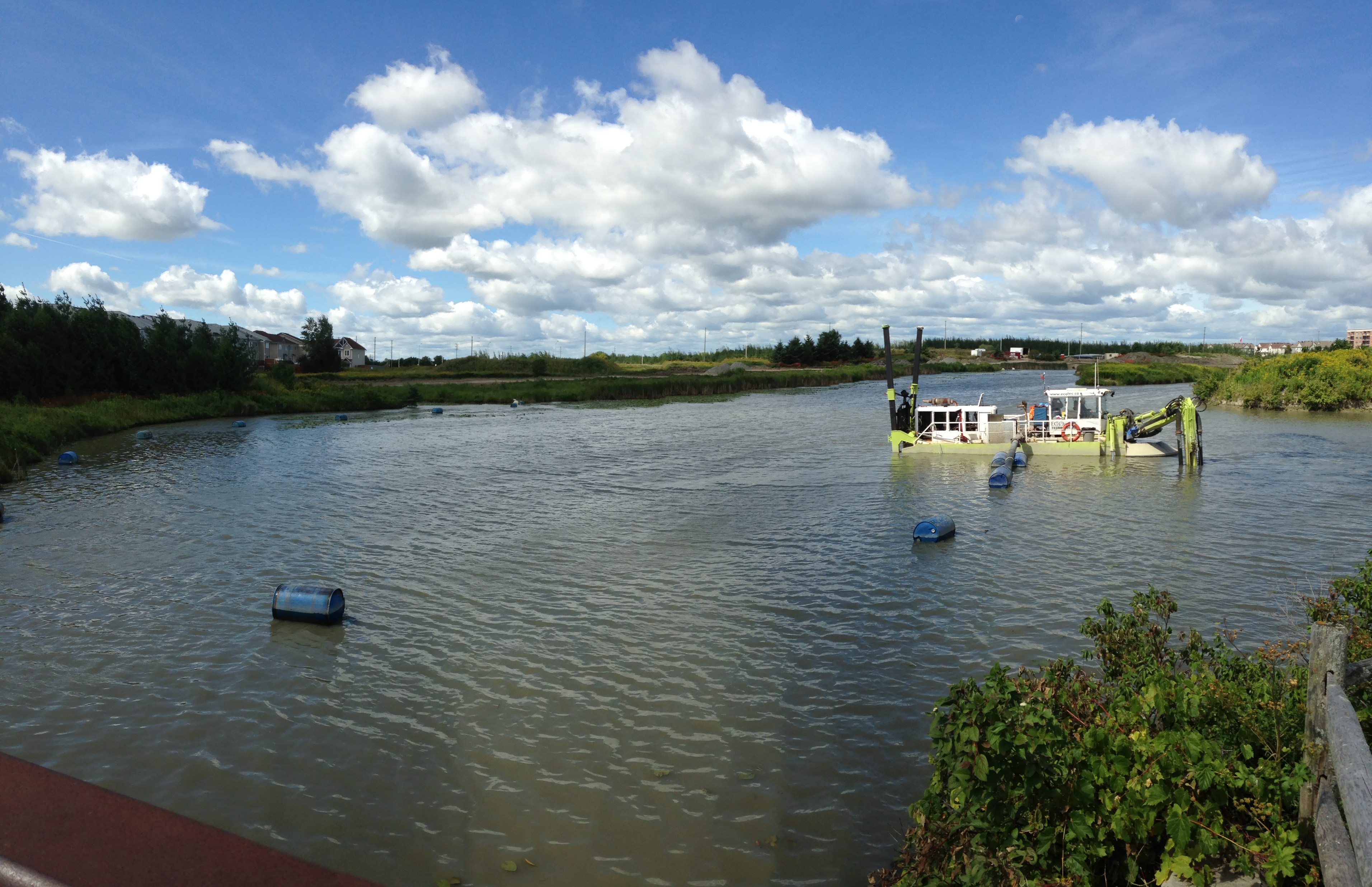 Environmental dredging interventions (hydraulic suction)