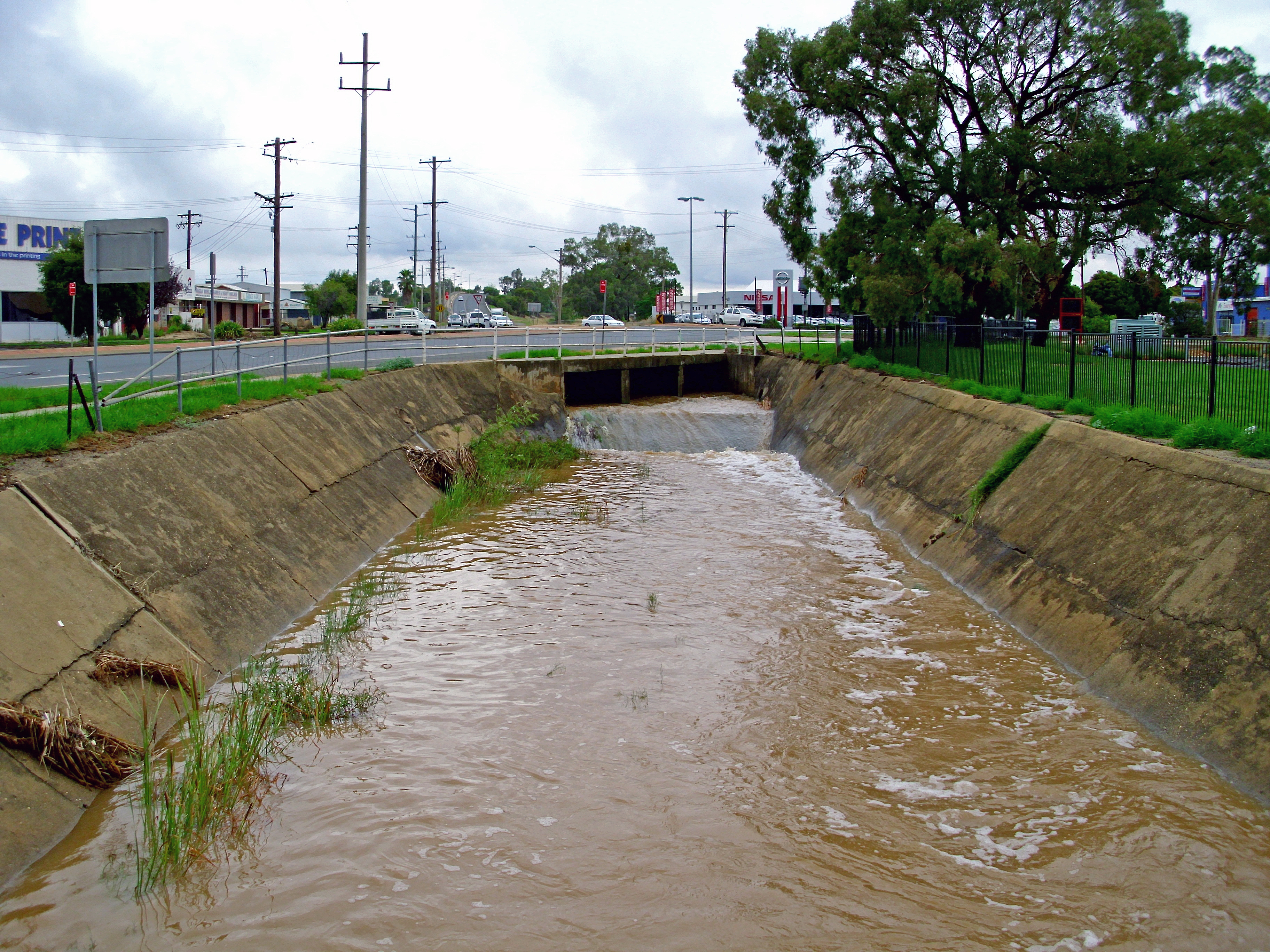 Parched California Tries to Grab Storm Water before It Escapes