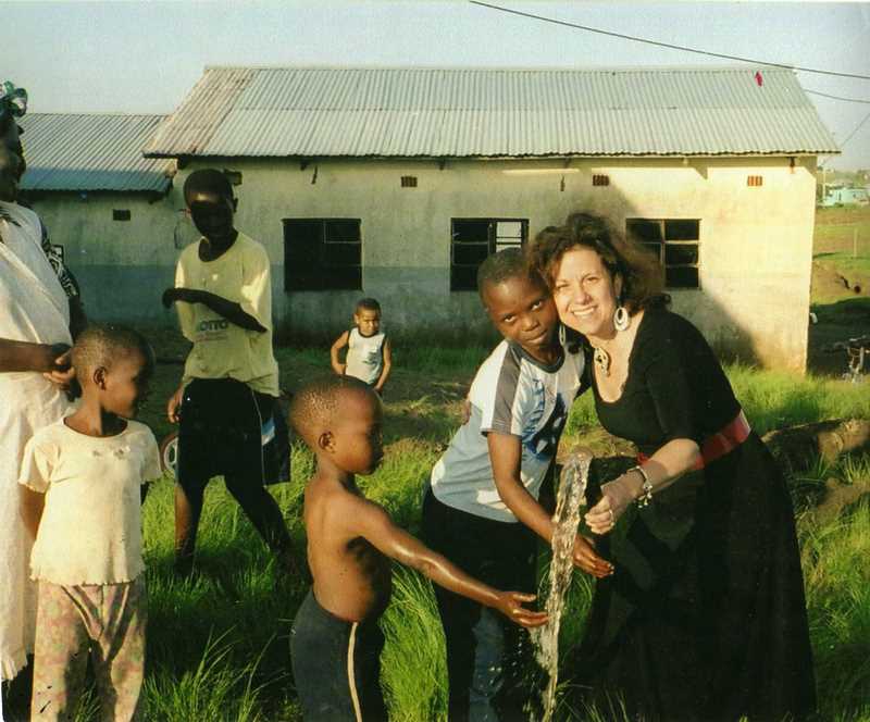 Rachael Paulson, Hands On The World Global Inc. - Founder