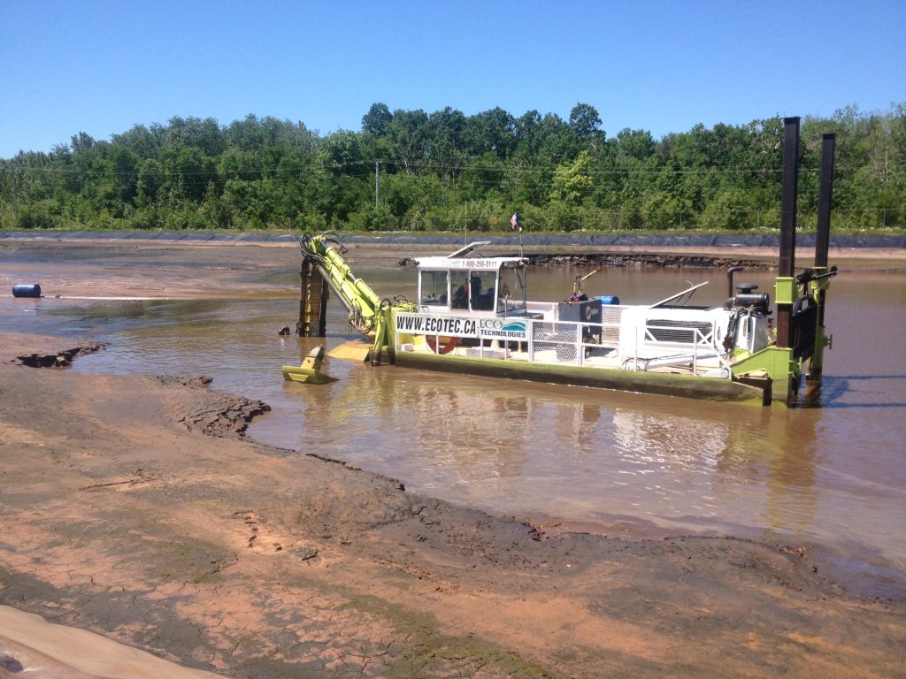 Environmental dredging interventions (hydraulic suction)