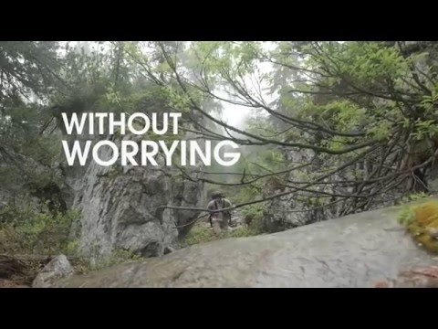 'Self-Filling' Water Bottle Turns Air into Drinking Water