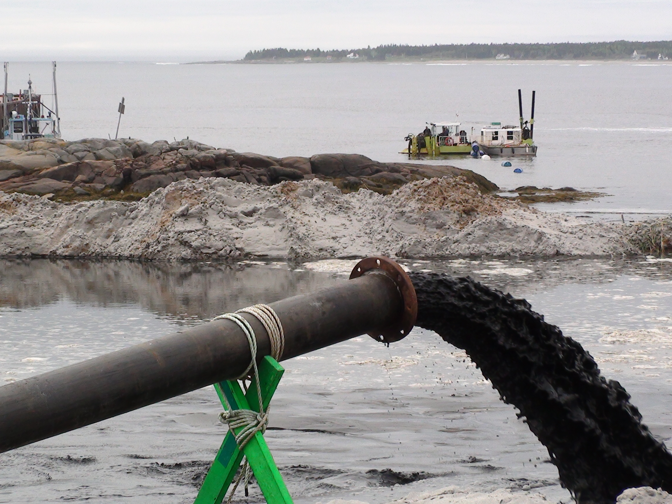 Environmental dredging interventions (hydraulic suction)