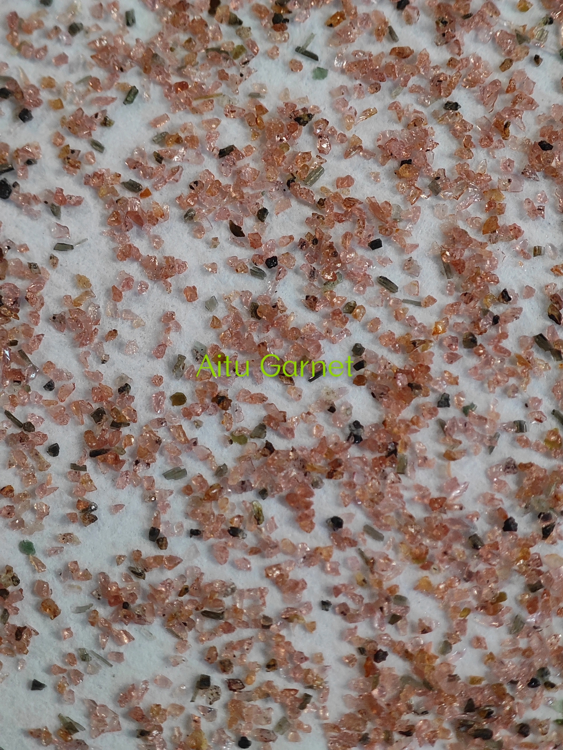 Garnet Sand as Filter Media for Water TreatmentA small view of our garnet sand particles.For water treatment filtration, garnet sand can be used...