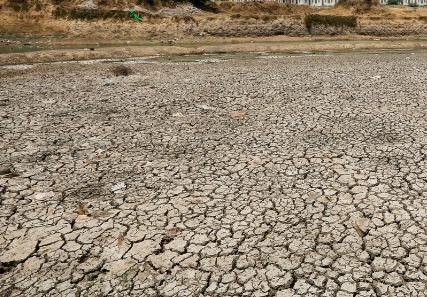 India's Wells are Running Dry, Fast