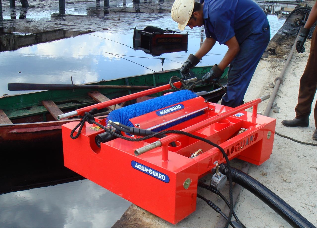 Offshore Brazil large oil skimming system URO 300